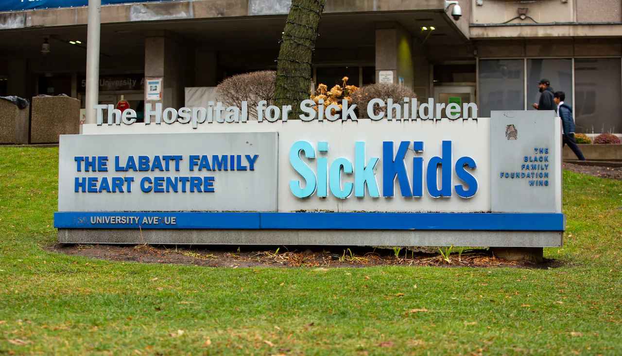 the-hospital-for-sick-children-sickkids-hospital-at-the-end-of-november-2022