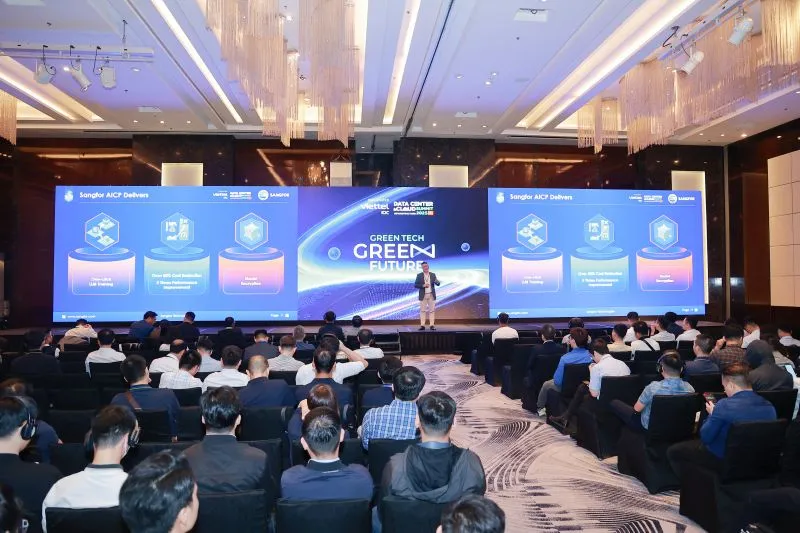 DCCI Summit 2025 Hanoi